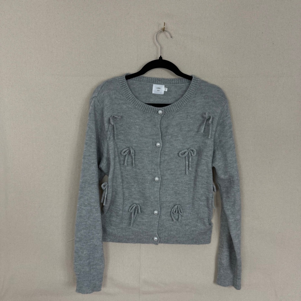 Luna Ivy Women Gray Bow Accent‎ Pearl Button Cardigan Sweater Size M Crew Neck